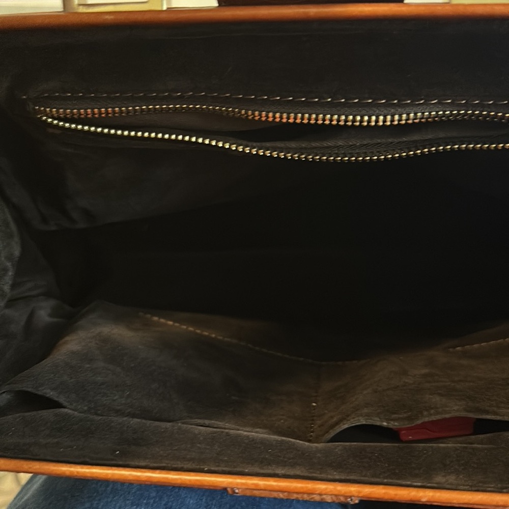 Designer bag complete with dust bag. Can be used as cross body. - Picture 2 of 5